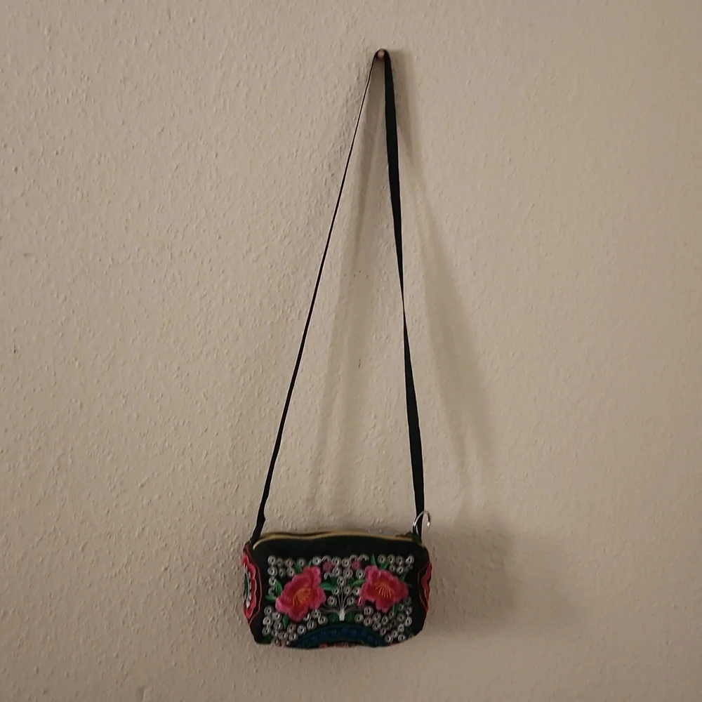 Bag - Picture 1 of 4